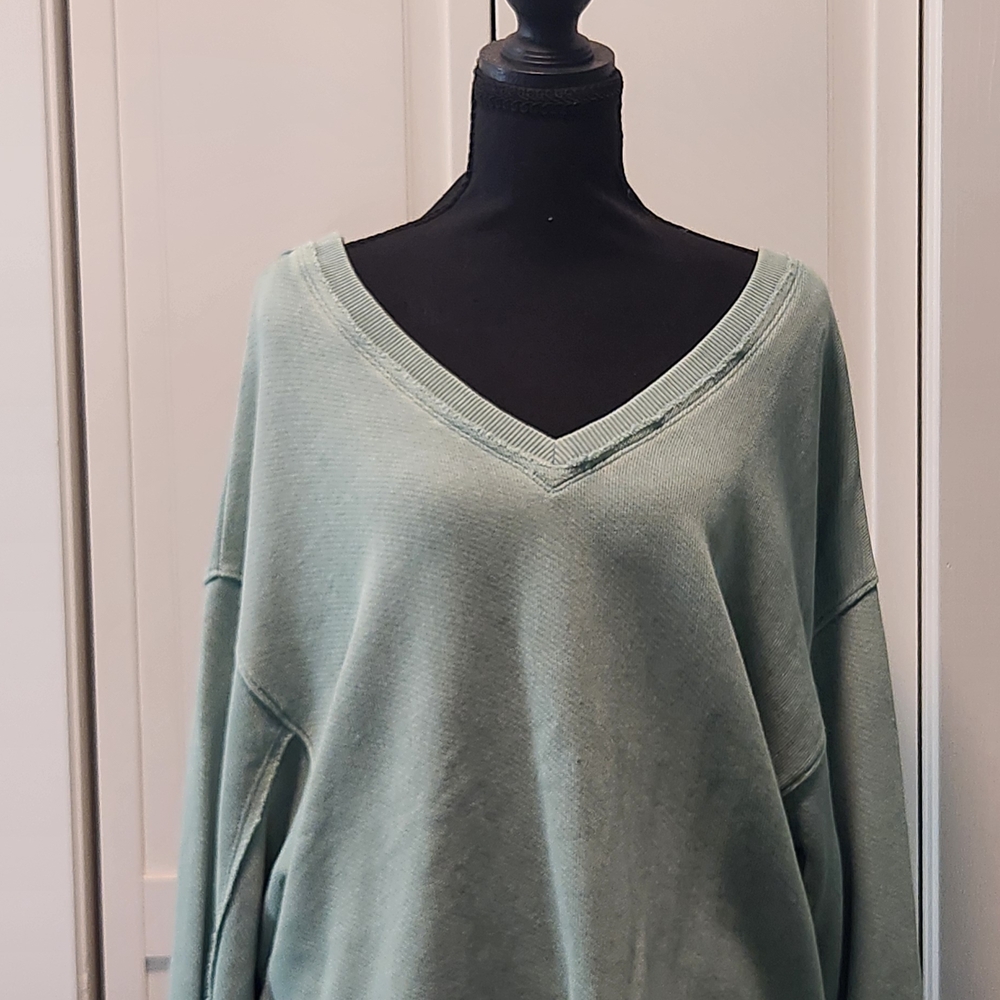American Eagle Outfitters V-Neck Oversized Sweater in Sage Green